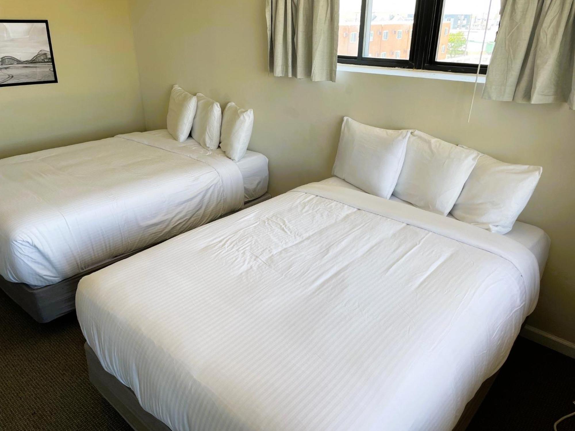 Oceanic Hotel & Barefoot Tiki Bar Wildwood Quarto foto