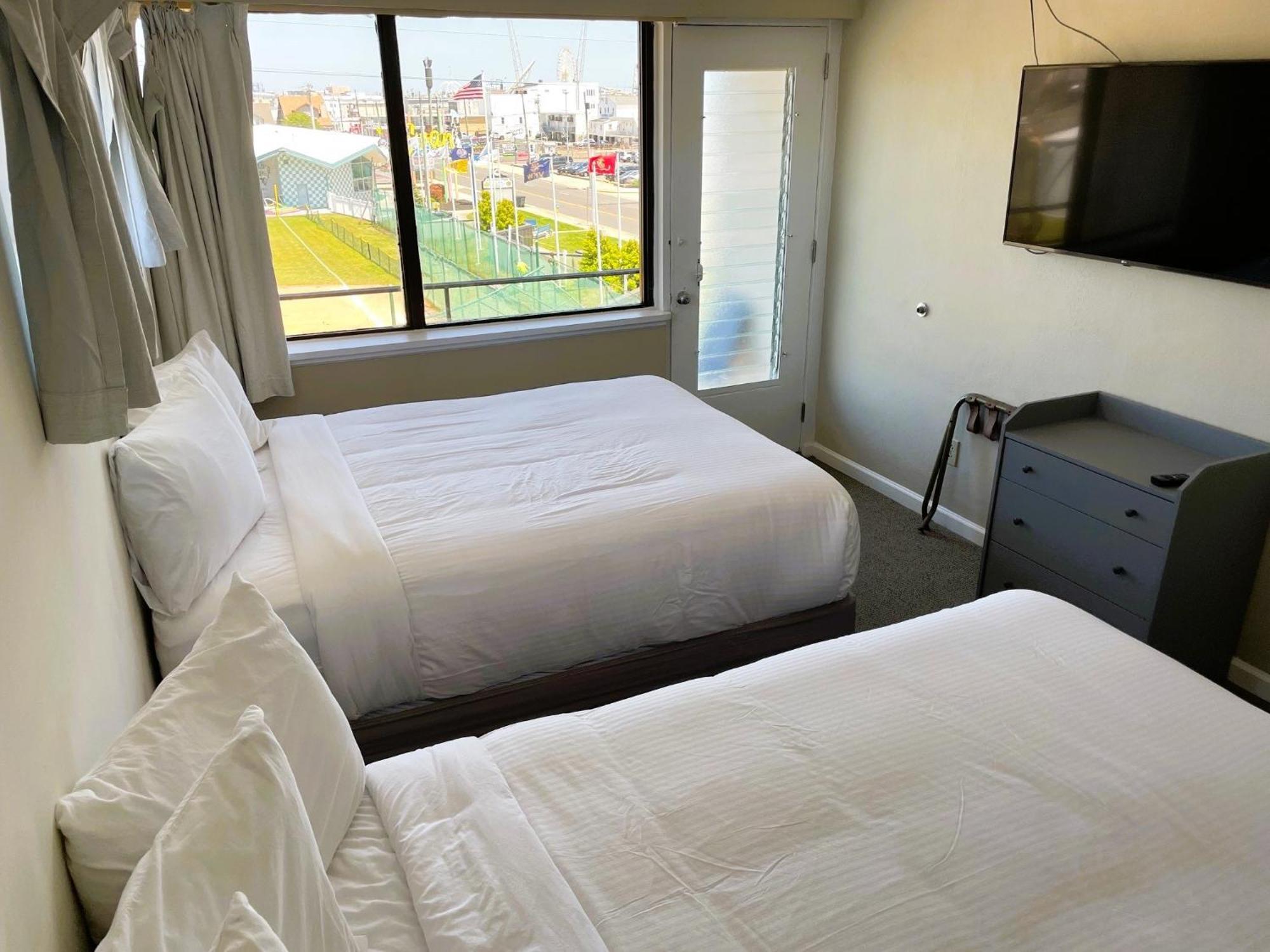 Oceanic Hotel & Barefoot Tiki Bar Wildwood Quarto foto